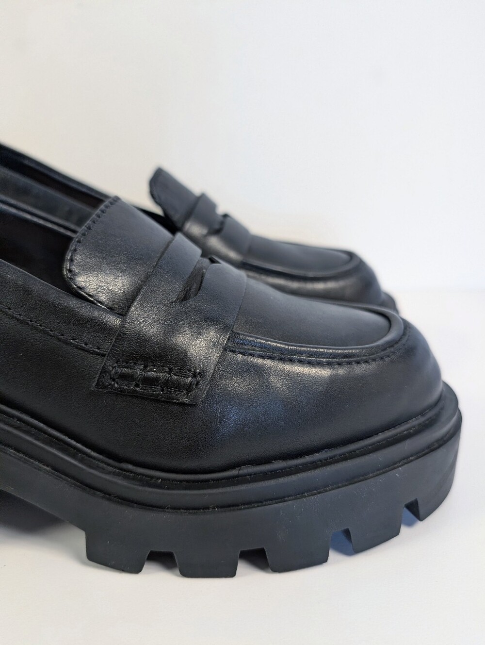 SCHUTZ Christie Black Leather Chunky Lug Platform Loafers 6.5B - Picture 9 of 15